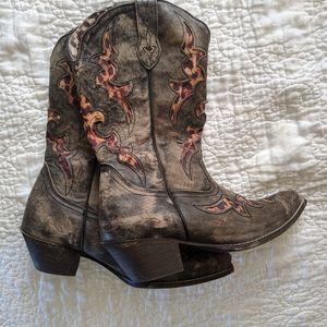 Size 9.5 Laredo Women's Sniptoe Leopard Print Boot